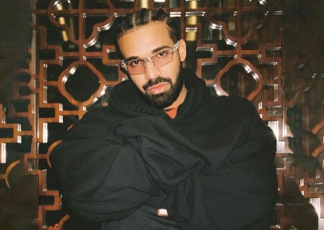 Drake выпустил три новых трека — «Circadian Rhythm», «SOD» и «No Face»