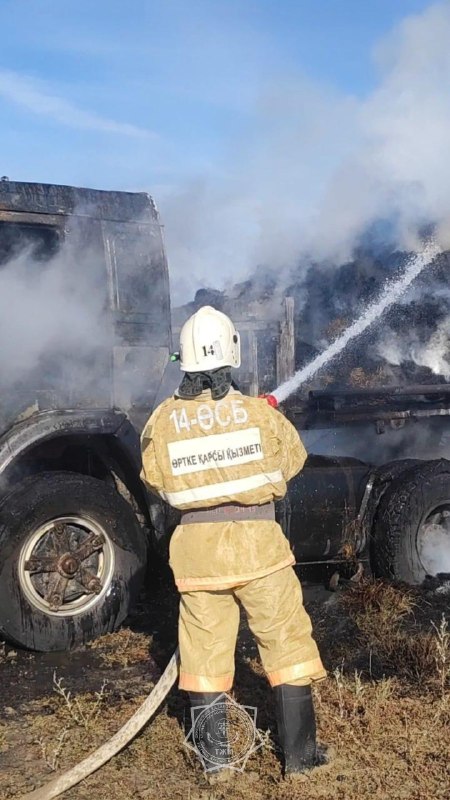 В Актюбинской области горел грузовик