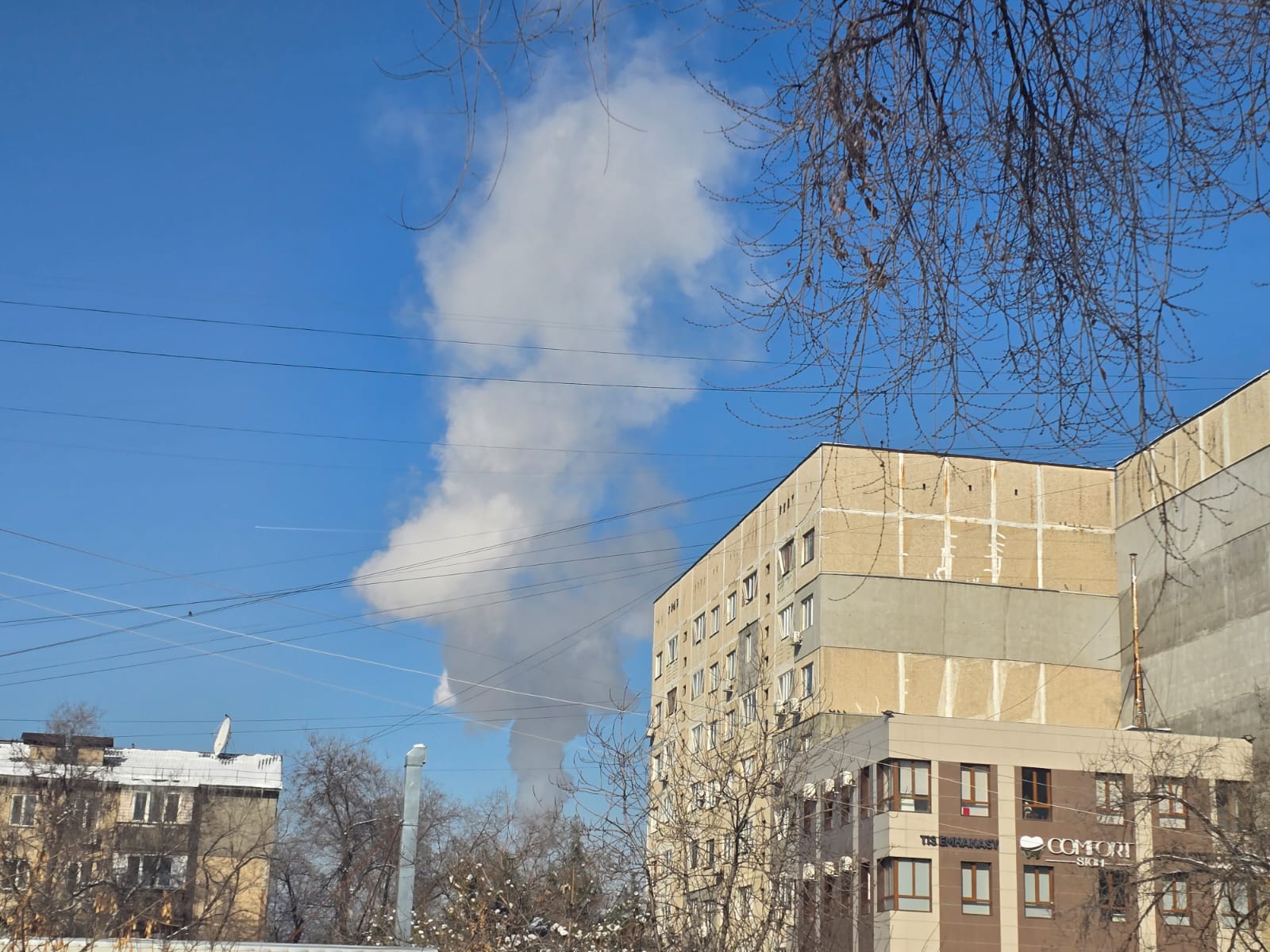 Жителям десяти городов порекомендовали не выходить на улицу без необходимости