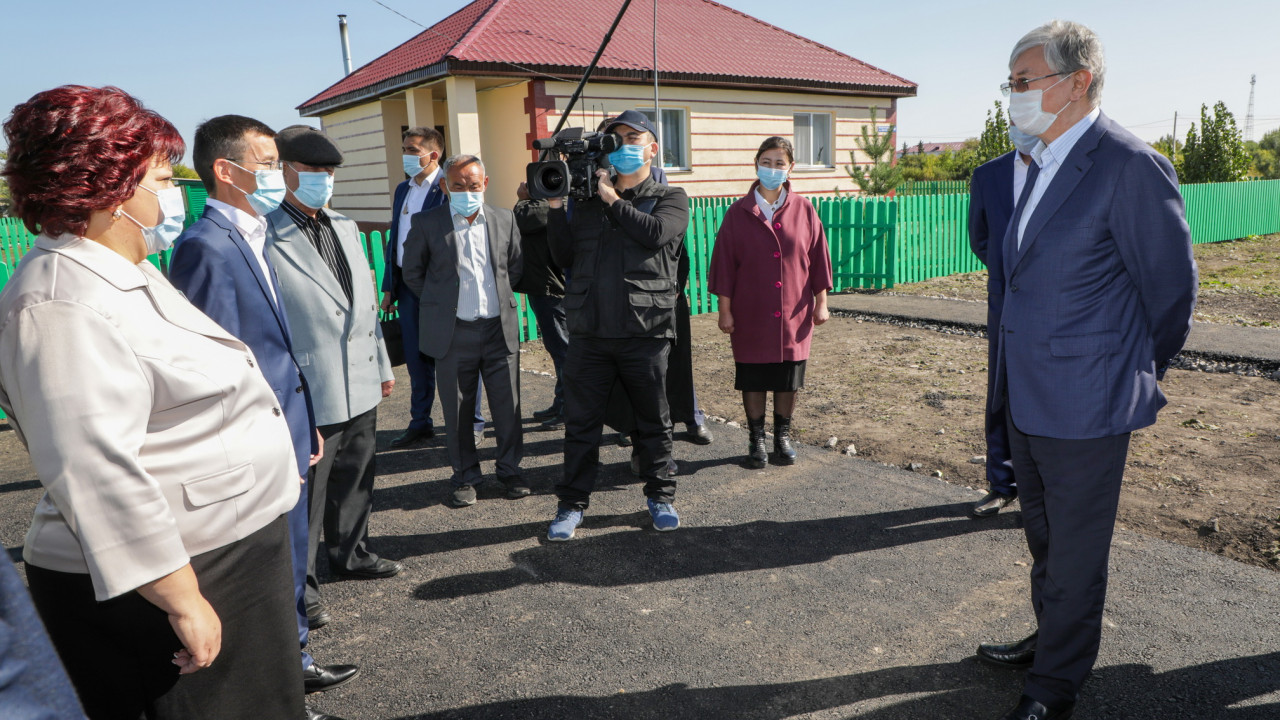 Касым-Жомарт Токаев встретился с переселенцами в СКО