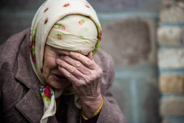 Двое неизвестных связали и ограбили пенсионерку в ЗКО