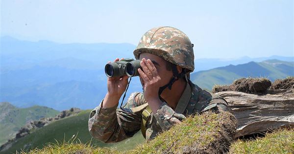 Азербайджан и Армения обвиняют друг друга в нарушении перемирия