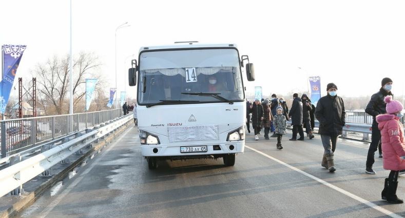 В Талдыкоргане открыли два автомобильных моста через реку Каратал