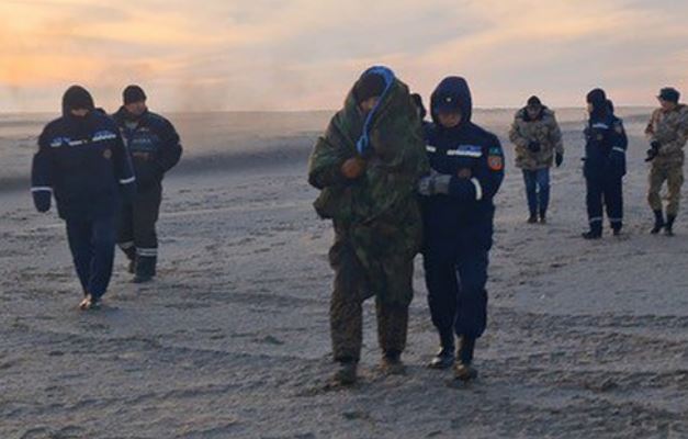 В Мангистау семь человек вышли в море и трое суток не могли попасть на берег