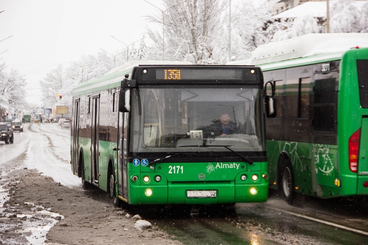 Как будут работать автобусы и метро на Новый год в Алматы