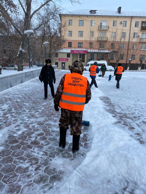 Мужчина будет убирать улицы за неуплату алиментов