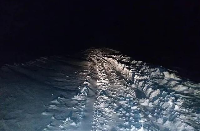 В ВКО людей продолжают спасать из снежного плена