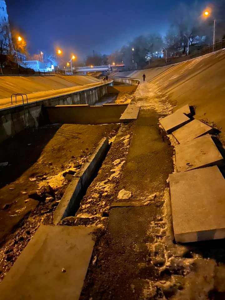 "Очень небезопасно": алматинцы боятся гулять у речки Весновки