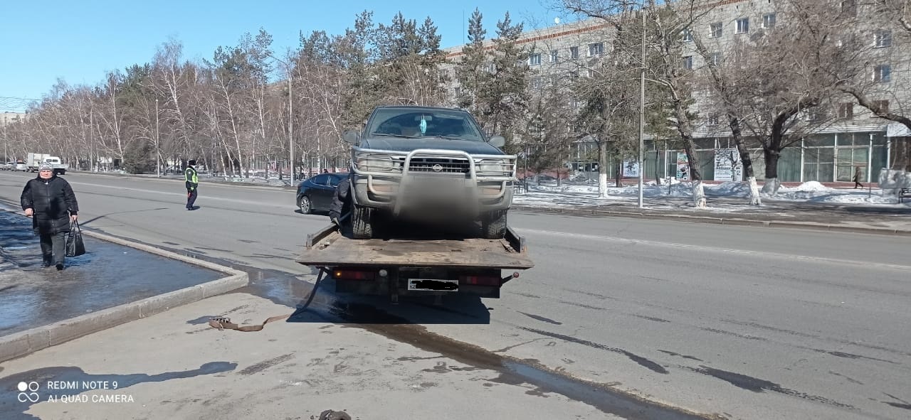 Внедорожник изъяли павлодарские полицейские у должника по штрафам