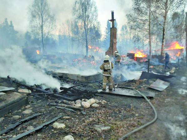 Огненный ад: пожар уничтожил 31 дом в Риддере