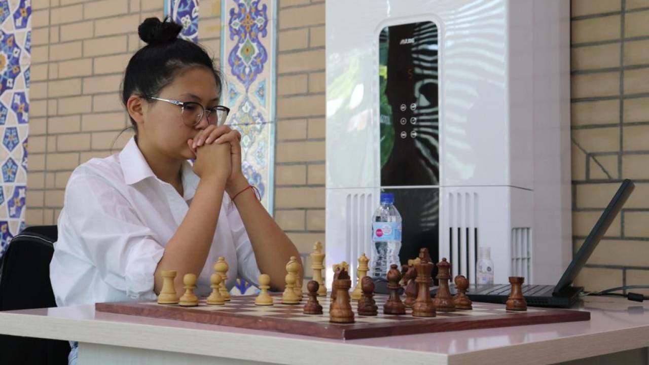 17-летняя Бибисара Асаубаева стала чемпионкой Азии по шахматам