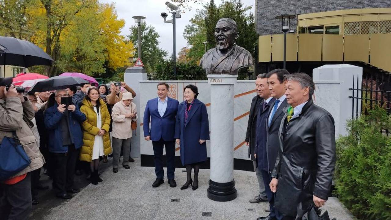 В Берлине открыли памятник Абаю