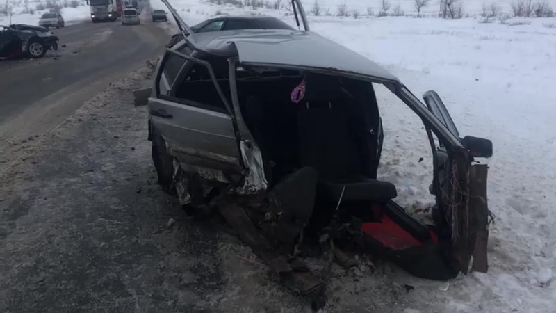 ДТП в Актюбинской области: Lada разорвало на две части