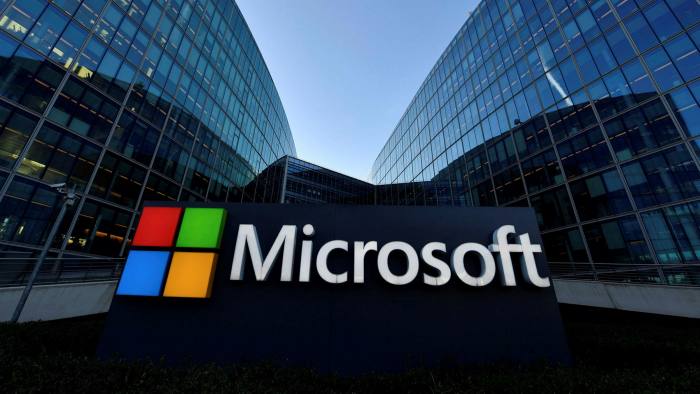 Microsoft приостановила работу в России