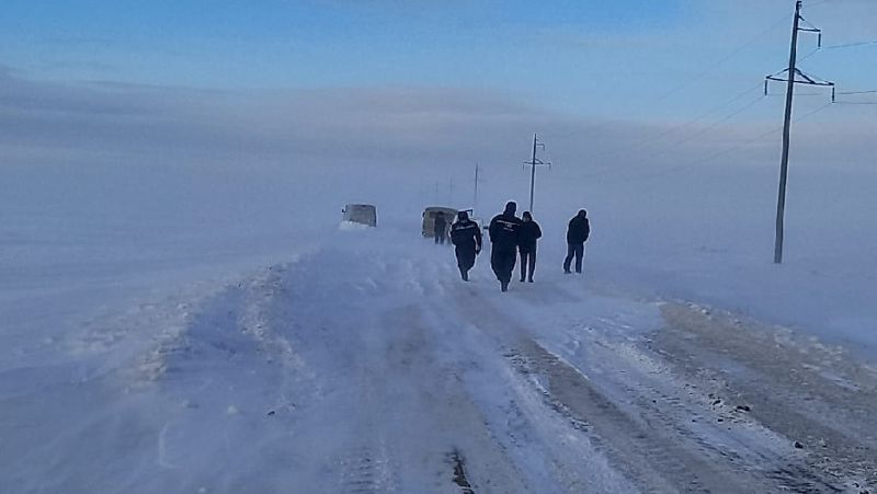 В Костанайской области на трассах застряли более ста человек из-за непогоды