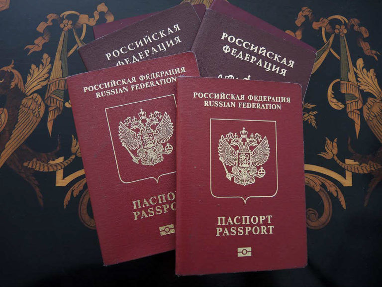 «А какие казашки красавицы»: россияне обсуждают миграцию в Казахстан