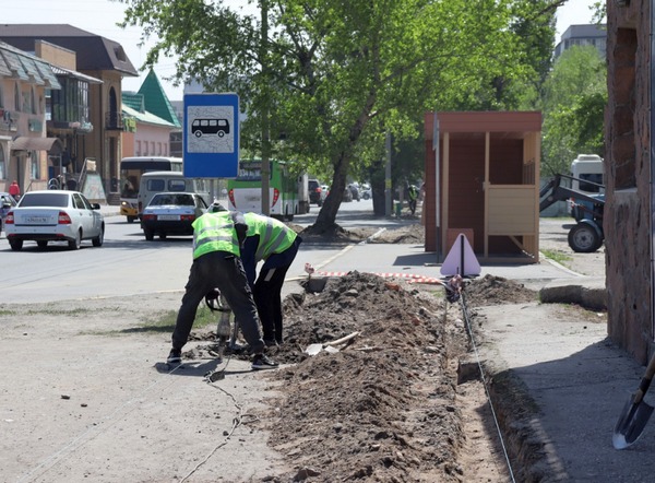 Почему аким Семея не может угодить женщинам