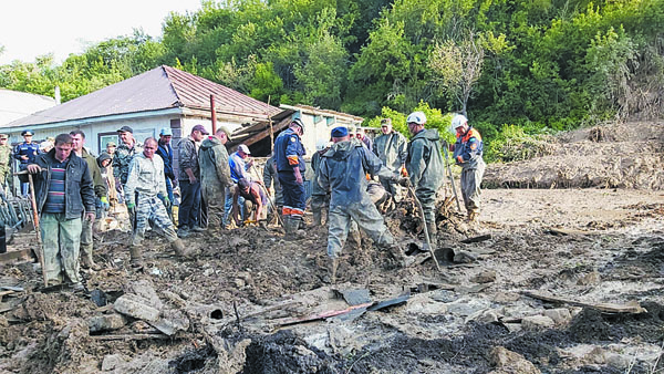 В Текели оползень смыл дома и убил ребенка