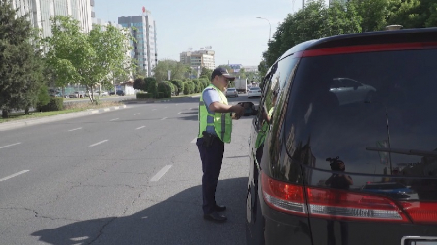 В Шымкенте выявили около 300 автомобилей без страховки