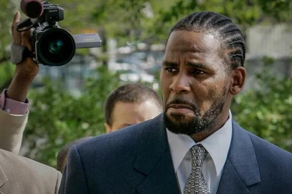 Певца R Kelly приговорили к 30 годам лишения свободы за сексуальные домогательства и насилие