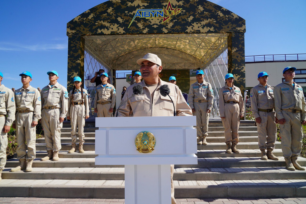 Как военно-патриотическое движение «Жас сарбаз» влияет на успеваемость и дисциплину среди школьников