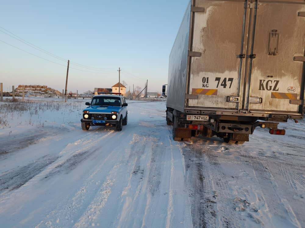 В Павлодарской области полицейские спасли иностранцев из снежного плена