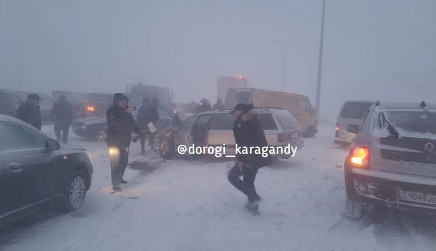 В Карагандинской области из-за непогоды произошло массовое ДТП