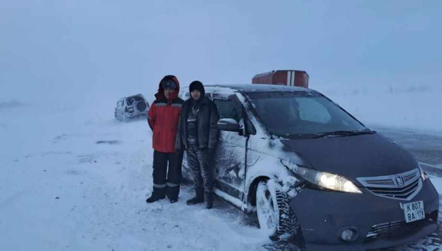 122 участка автодорог закрыли из-за непогоды в Казахстане