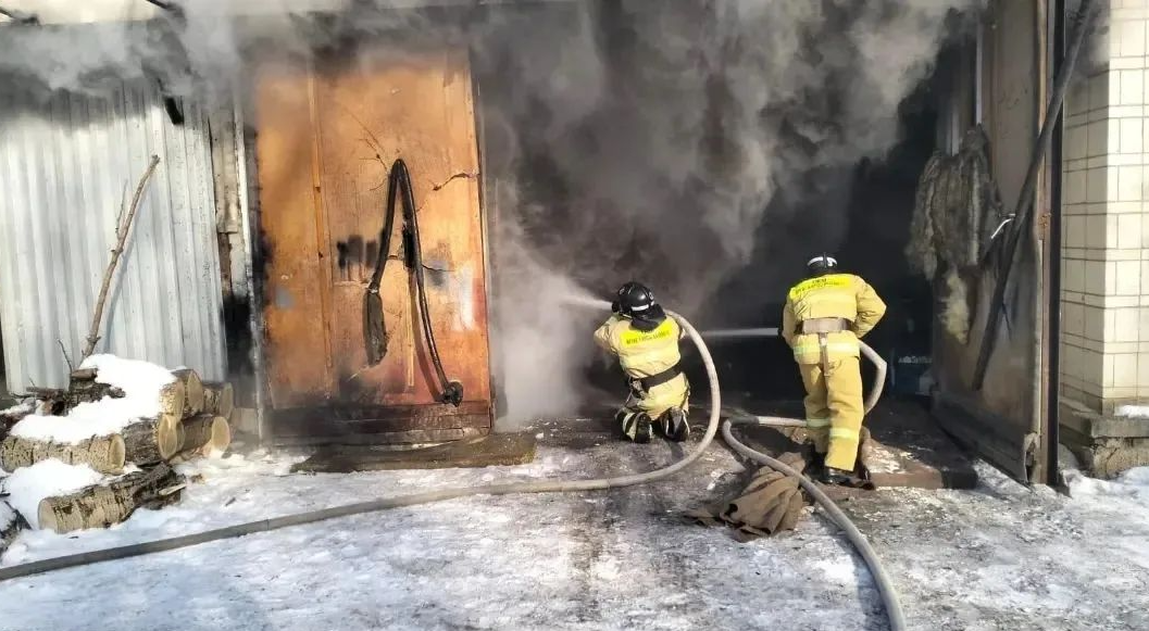 СТО с автомобилями загорелось в Степногорске