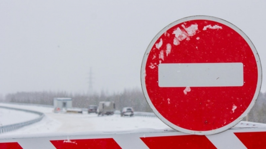 В трёх областях ограничили движение на дорогах республиканского значения