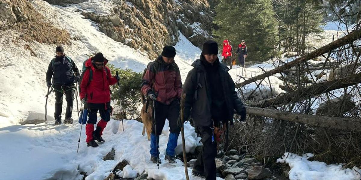 Двух туристов спасли в горах Заилийского Алатау