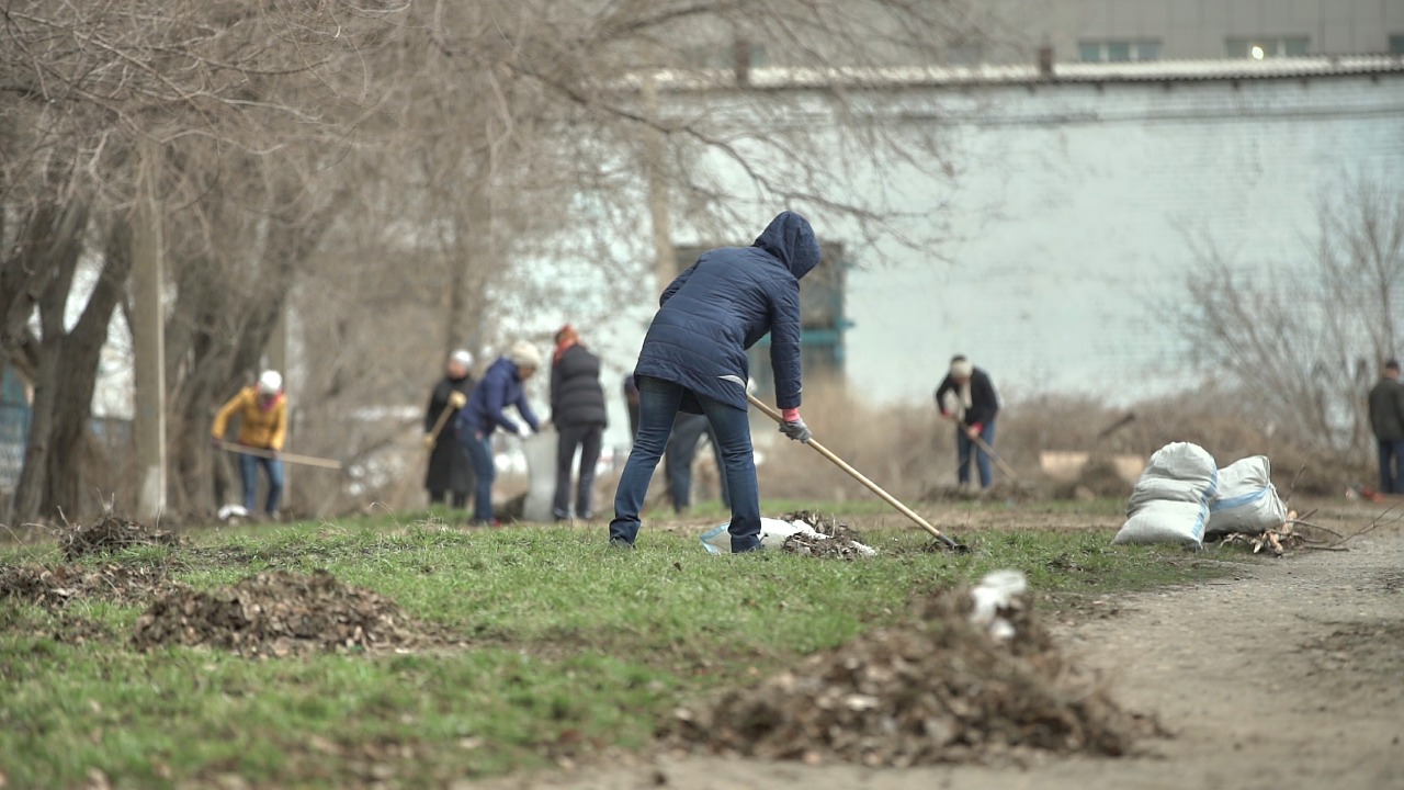 200 тонн мусора вывезли с улиц Семея