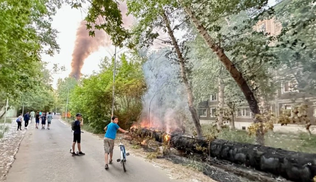 В Павлодаре горела теплотрасса