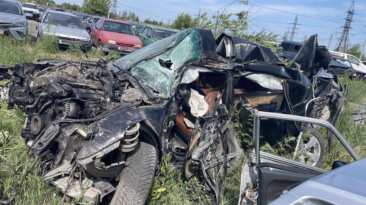 Автомобиль въехал в гараж в Петропавловске