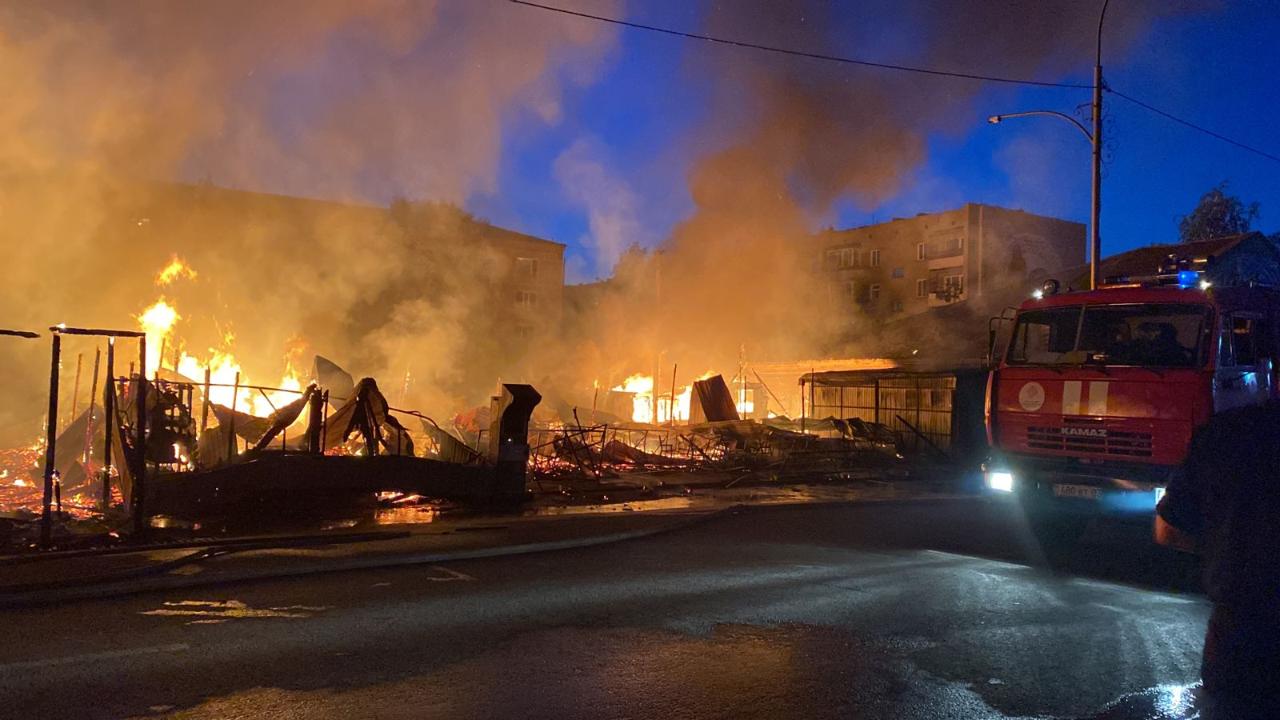 В Акмолинской области произошел крупный пожар в летнем кафе