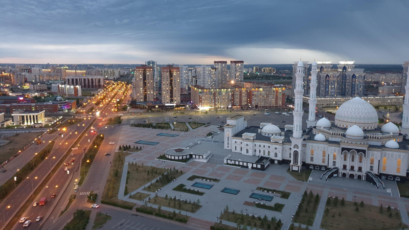 Взрывчатое вещество искали в забытой мужской сумке в столичной мечети 