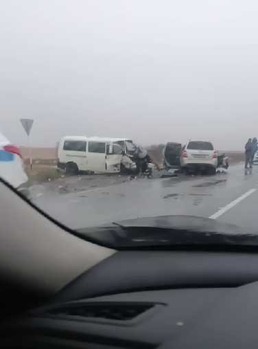 В Костанайской области в ДТП на трассе пострадала семья полицейского