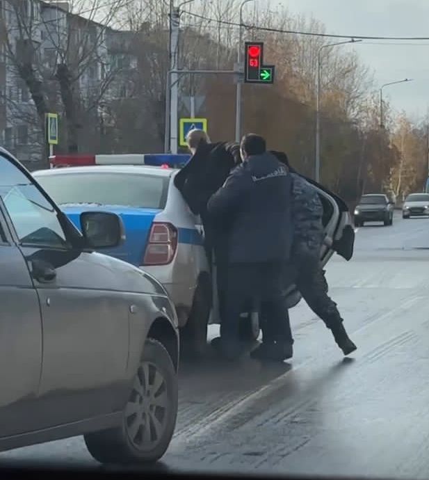 В Костанае мужчина избил возлюбленную и сбежал от полицейских