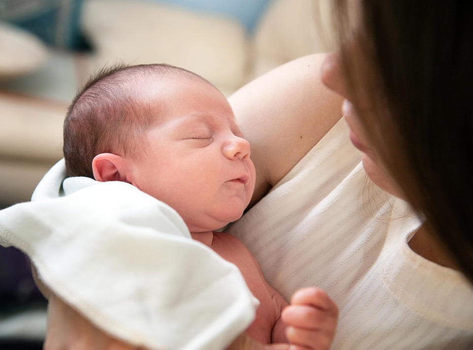 Что получат родители детей, признанных 20-миллионными казахстанцами