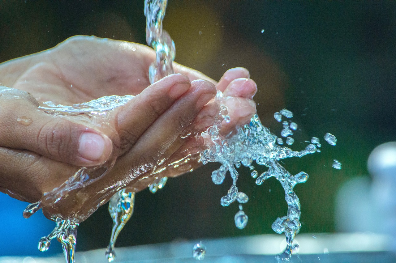 Жители нескольких улиц Караганды остались без воды