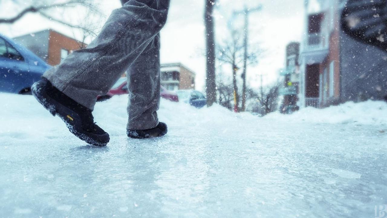 В Костанае дороги превратились в "стекло"