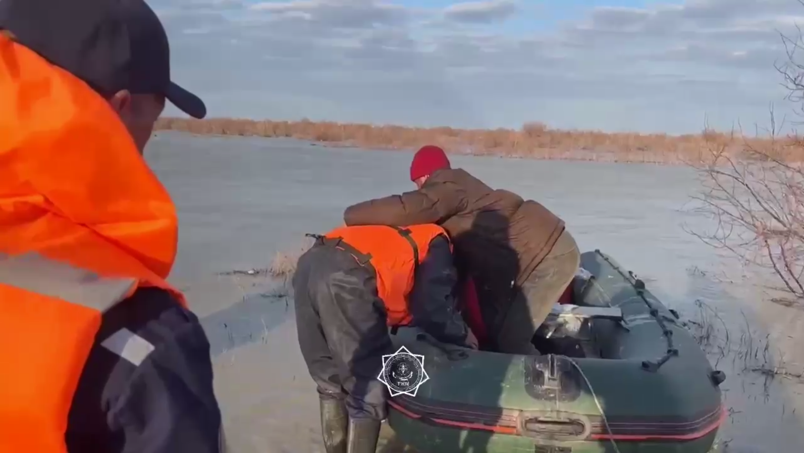 Из зимовки спасли человека в Атырауской области