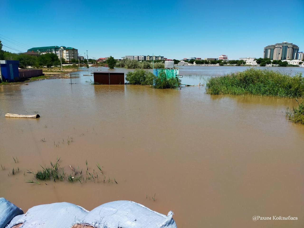 Уровень воды в реке Жайык продолжает подниматься