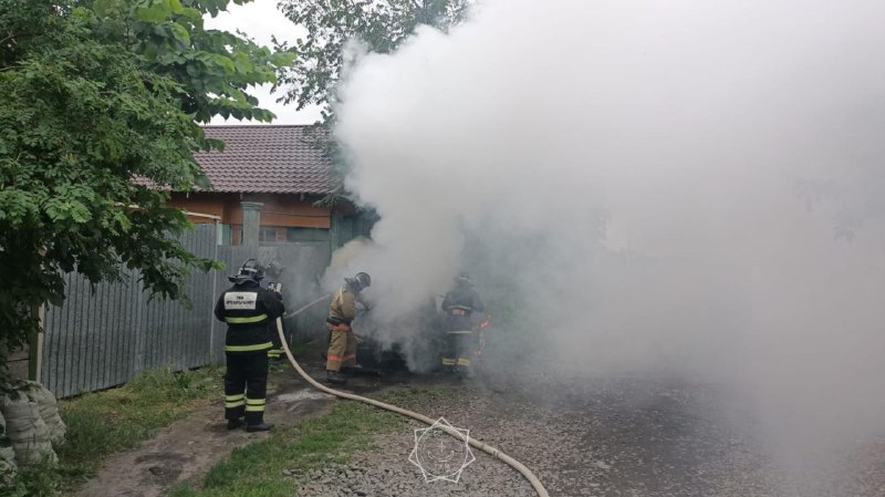 В Петропавловске горел автомобиль