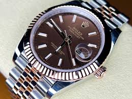 Производитель Rolex доказал нарушение своих прав в Казахстане