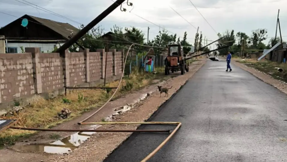 В Жамбылской области устраняют последствия непогоды 